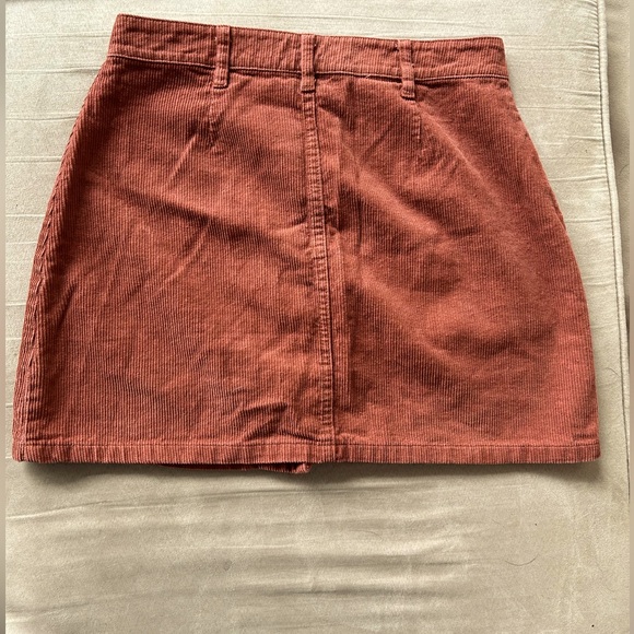Mini skirt size 4 - Picture 2 of 2
